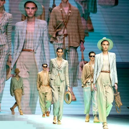 عرض أمبوريو ارماني -من حساب كاميرا مودا على انستغرام