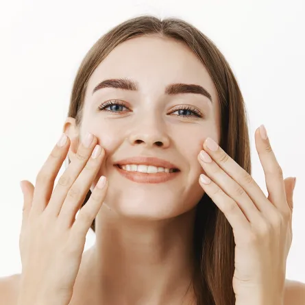 6 أسباب للبشرة الدهنية