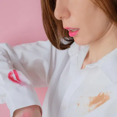 التخلص من بقع المكياج