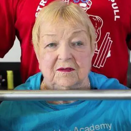 عجوز أمريكية تدخل غينيس العالمية