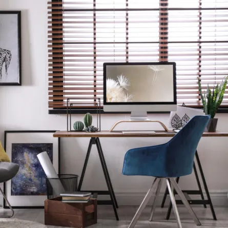 اختيار الستائر الخشب