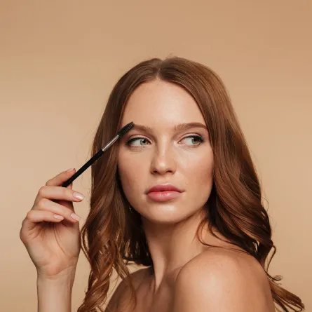 صبغ الحواجب بالقهوة للعروس