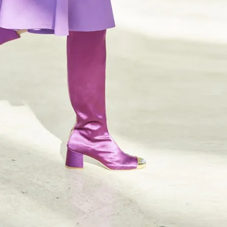 البوت النيون من لورا بياجيوتي Laura Biagiotti