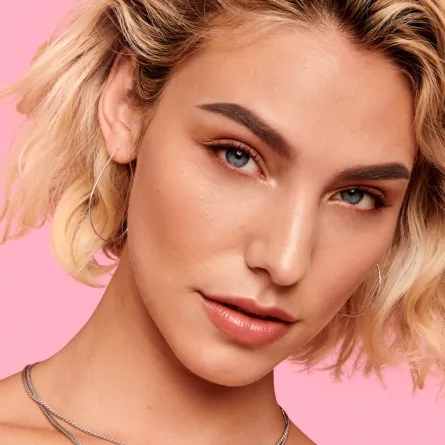 POWmade مرهم للحواجب مركّز بالأصباغ  من بنفت كوزمتكس