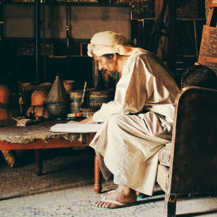 الفرق بين الكاتب والشاعر 