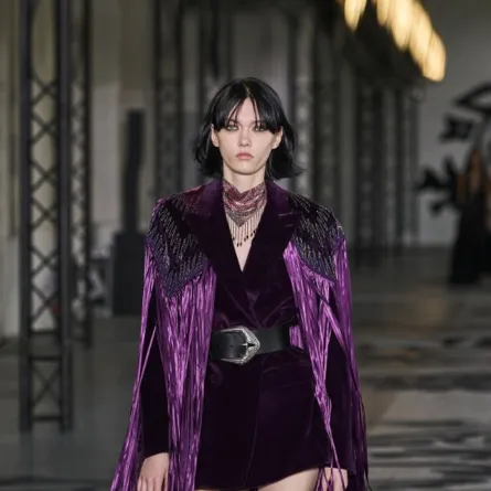 -احدث تصاميم البليزر المخمل لخريف 2021