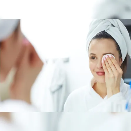 -حيل إزالة الماسكرا المقاومة للماء بأمان