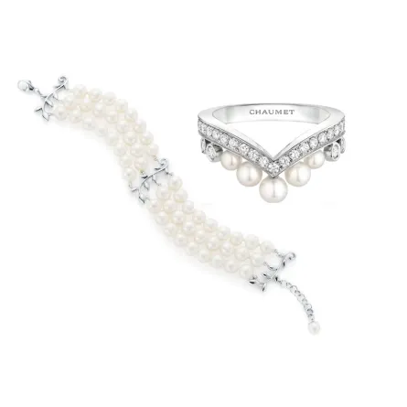 مجوهرات مرصّعة بلؤلؤ أكويا لإطلالة مسائية براقة