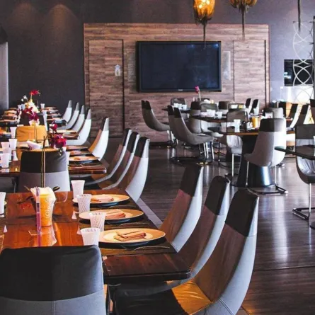 يأتي ذلك الأمر مع الالتزام بتطبيق الاجراءات الاحترازية