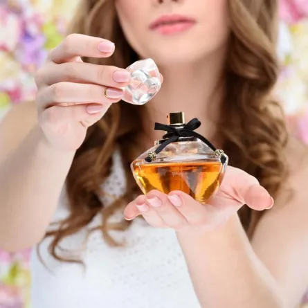 أفضل عطور زنبق الوادي لرائحة منعشة لا تقاوم