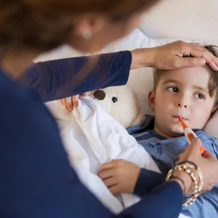 صورة لطفل مرتفعة حراراته