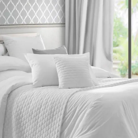  تنظيف غرف النوم البيضاء