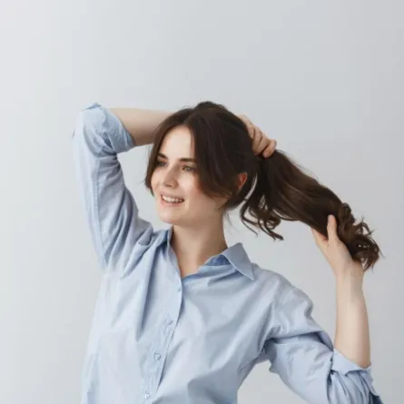 يساعد البابونج في تقوية الشعر وحمايته من التساقط وتأخير ظهور  الشعر الأبيض