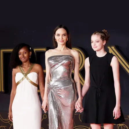 أنجلينا جولي على السجادة الحمراء