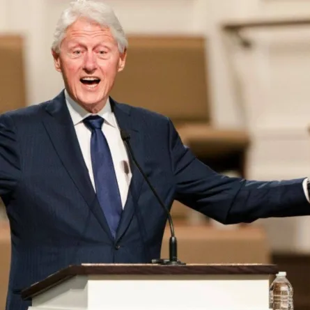 بيل كلينتون- الصورة من موقع Fox 8