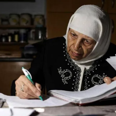 الجدة الفلسطينية جهاد - الصورة من وكالة رويترز