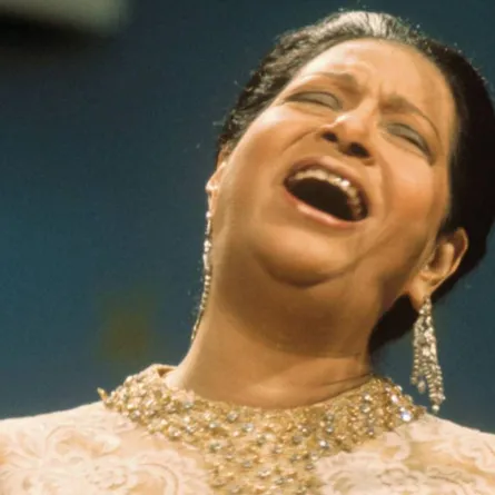 أم كلثوم - أرشيفية من سيدتي