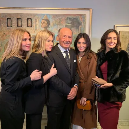 هنا شيحة وشقيقاتها برفقة والدهن أحمد شيحة - الصورة من حساب هنا شيحة على انستغرام