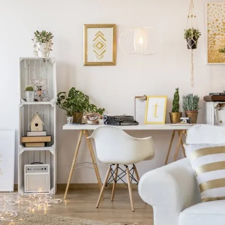 المكتب في ديكور بغرفة الجلوس