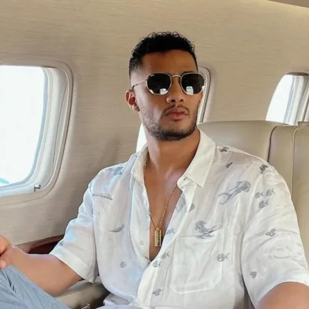 محمد رمضان في الطائرة - الصورة من حسابه على انستغرام