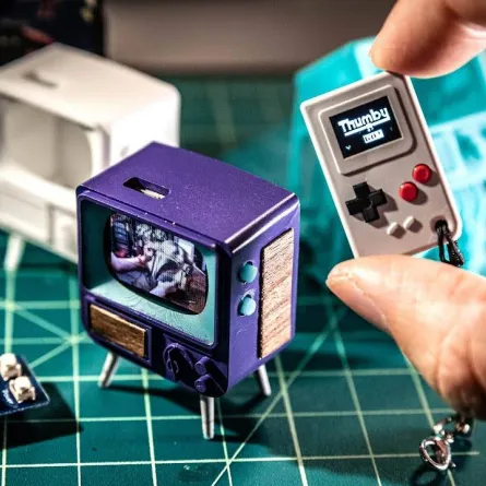 صورة جهاز التحكم في الألعاب الصغير