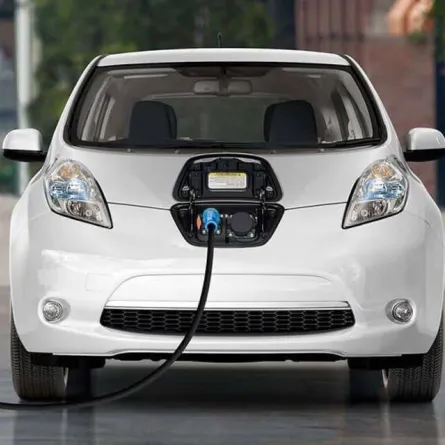 السعودية تضع حدًا أدنى لعدد السيارات الكهربائية في الرياض بحلول 2030