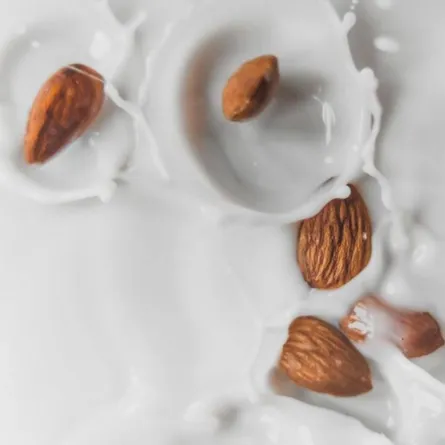 فوائد حليب اللوز للنساء