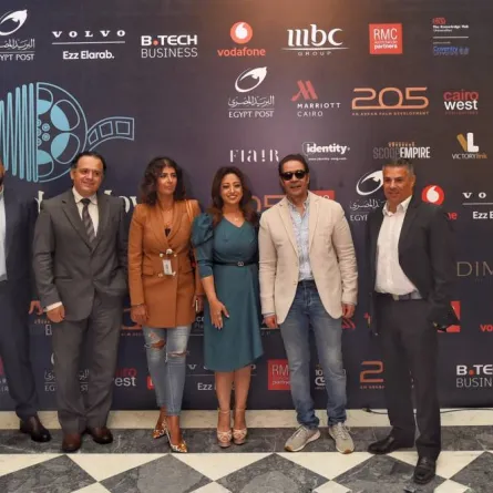 مدحت صالح وريهام عبد الحكيم قبل بدء المؤتمر الصحافي - الصورة من المسؤول الإعلامي بالحفل