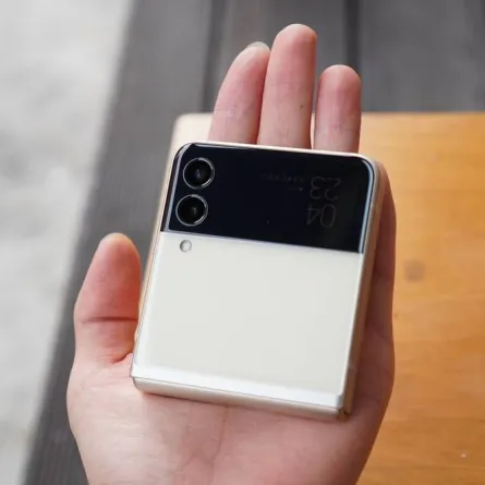 مميزات الهواتف القابلة للطي 