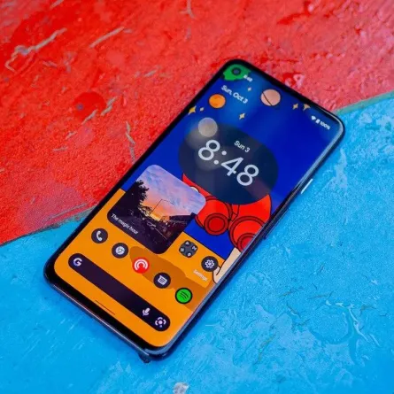 صورة شاشة افتتاحية في أندرويد 12