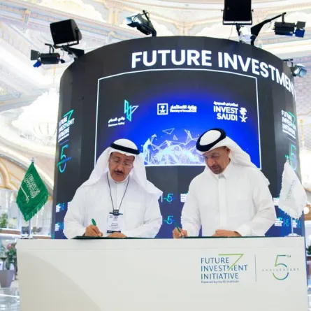 أثناء تدشين شركة وادي الدمام