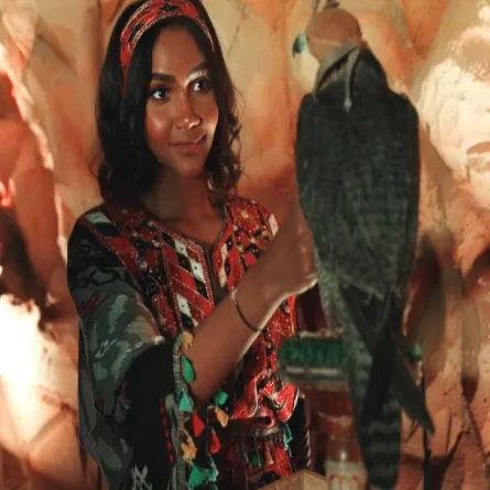 عبير عبدالله مع الصقر