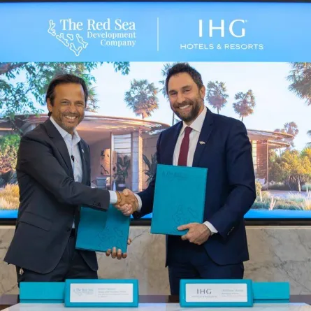 توقيع اتفاقية إدارية مع شركة البحر الأحمر للتطوير