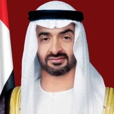 منح الإقامة الذهبية الإماراتية للعاملين في خط الدفاع الأول وأسرهم