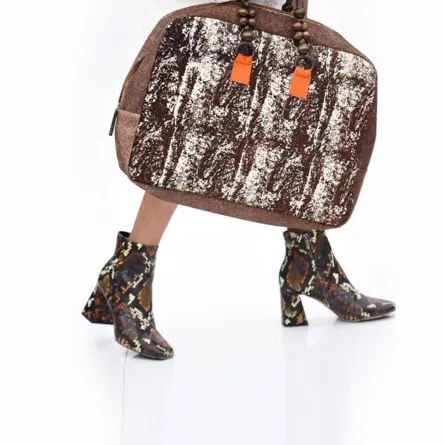 جزمة من فلاينغ سولو  Flying Solo