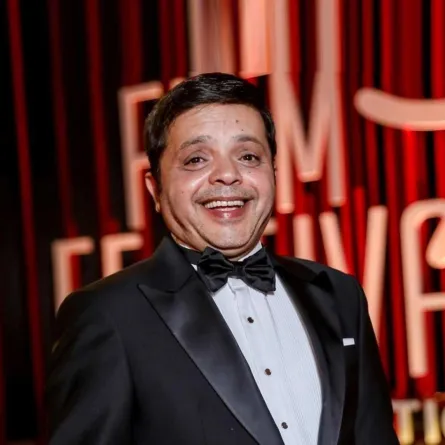 محمد هنيدي - الصورة من صفحته الرسمية على الفيس بوك