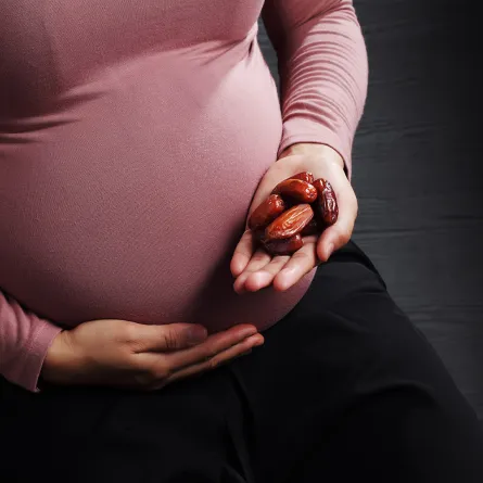 فوائد الرطب للحامل والجنين في الشهر التاسع