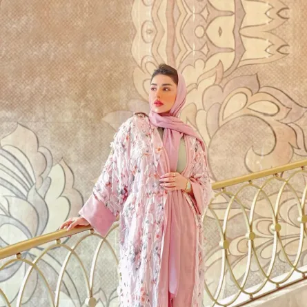 امل الانصاري بعباية مميزة