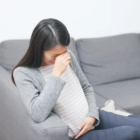 صورة لحامل فىالشهر التاسع من الحمل تشكو من تقلص عضلات الرحم