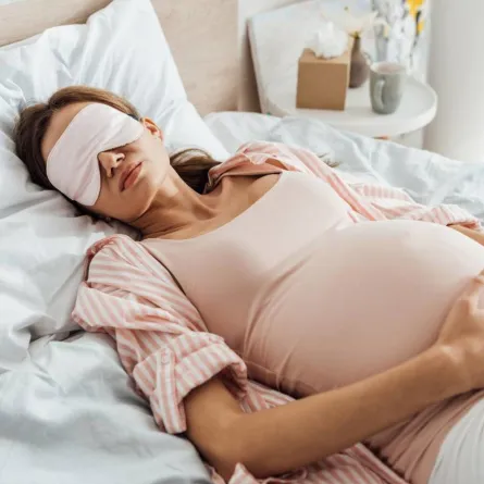 صورة لحامل نائمة