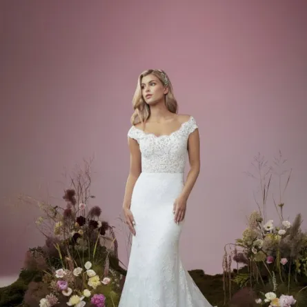 فستان للعروس الناعمة من آن بيرج Anne Barge 