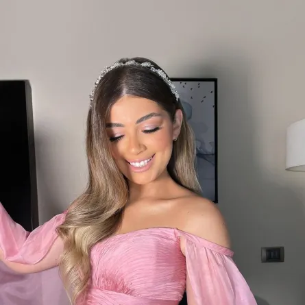 الويفي مع اكسسوار الشعر