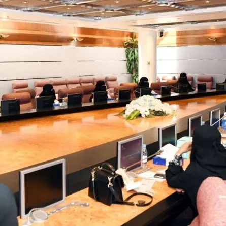  لجنة المشاغل في غرفة الشرقية                                                                        