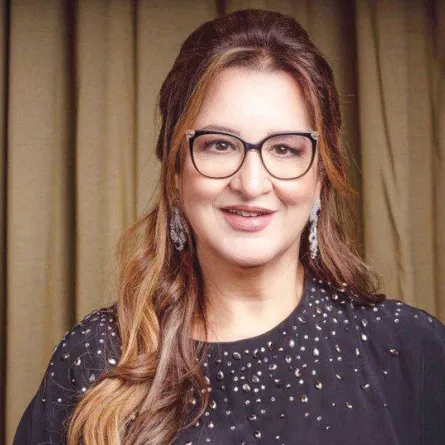 عزيزة جلال - الصورة عامة 