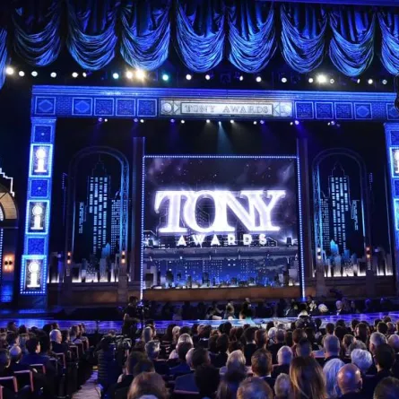 مسرح تسليم جوائز توني اوورد- الصورة من فيسبوك Tony awards