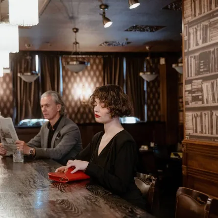 شعور الرجل بالملل من زوجته بعد أن كان يهتم بها