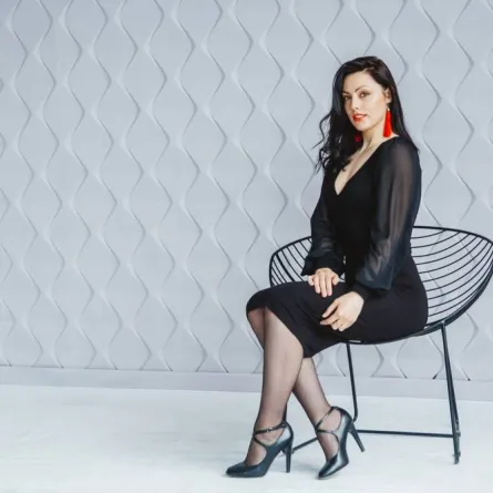 إتيكيت الجلوس على طريقة الأميرات   