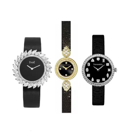 موديلات ساعات باللون الأسود لخريف 2021