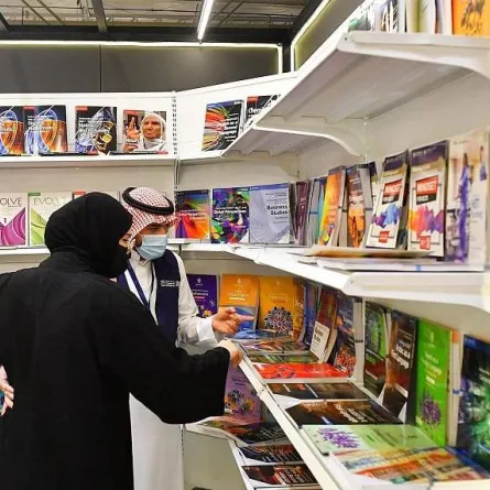 أول دار نشر في التاريخ تشارك في معرض الرياض الدولي للكتاب. المصدر (واس)
