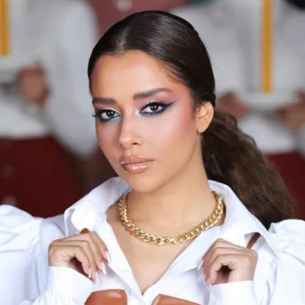 مكياج عيون أزرق براق من بلقيس فتحي